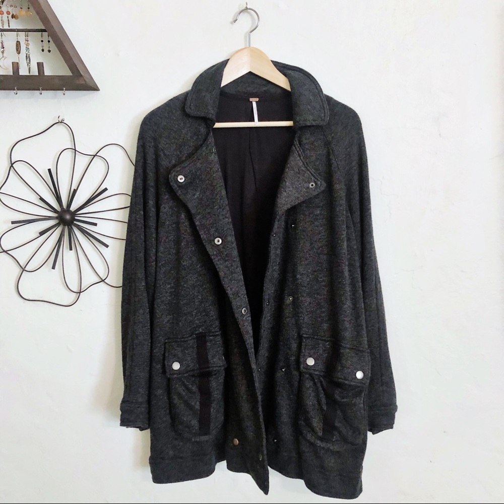 Free People Coat Sweater - Closet SALE  ✨🌙